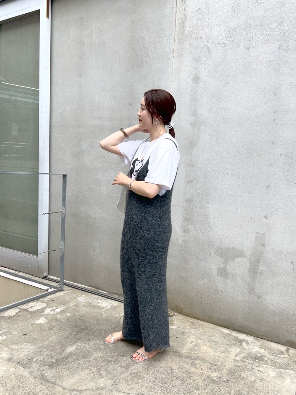 「レイヤードスタイル、サンダル、秋服準備はじめました、お出かけコーデ、キャミワンピ、デートコーデ、韓国ファッション、ミッキー、ミッキーT、休日スタイル、ニット、ニットワンピース、ワンピース、ワンピーススタイル、ワンピースコーデ」｜「SHENERYの【WEB限定】ニットキャミドレス（ワンピース、イエロー系）」を使った、KOMORI_166cmさん（レディース・166cm）の夏コーディネートの2枚目の写真