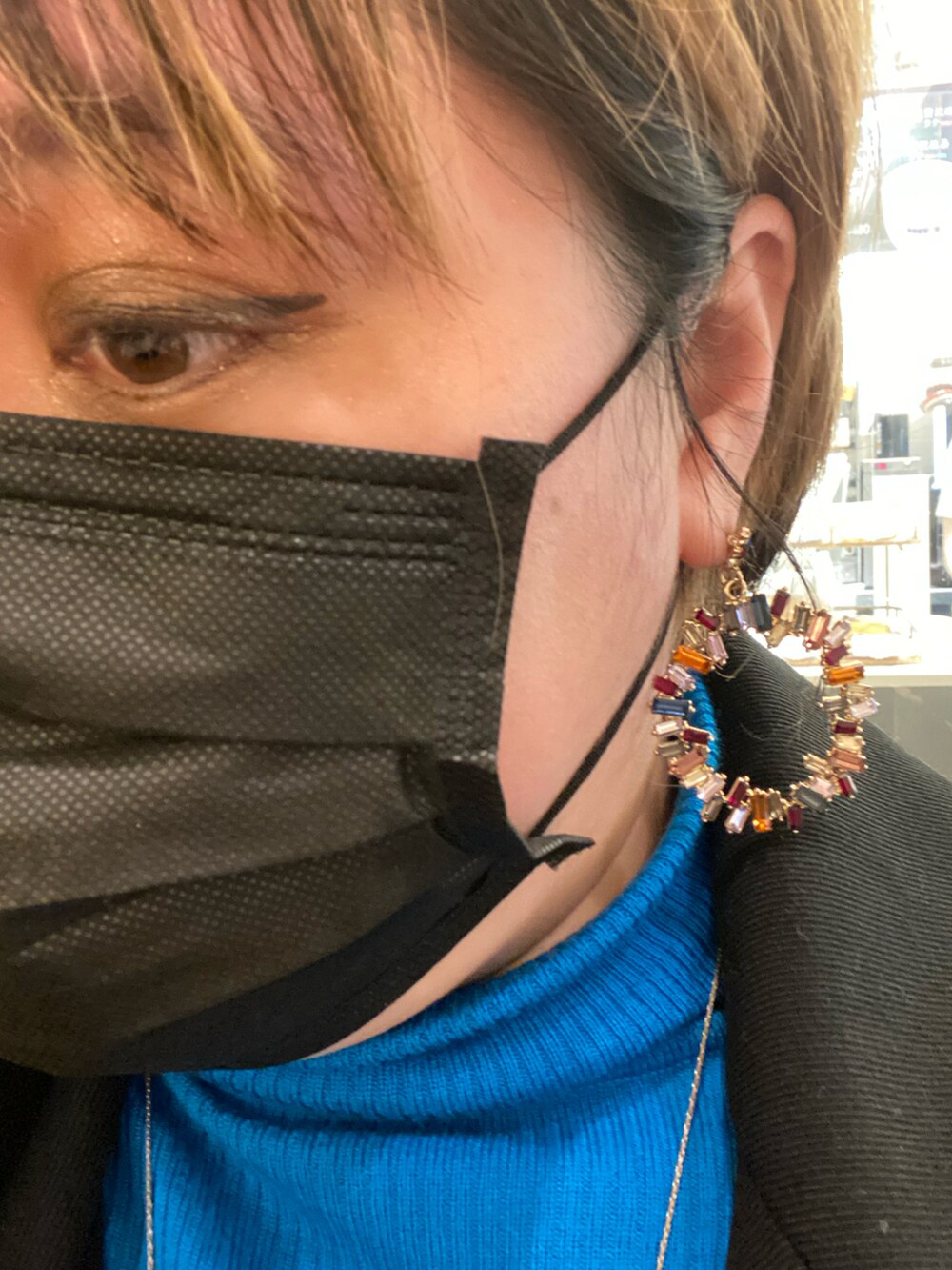 「ワントーンコーデ、ビッグシルエット、レイヤードスタイル、私の推しブランド、シンプルコーデ、タートルネック、UNIQLO、ユニクロ、ブーツ、スクエアトゥ、ブルー、バイカラー、オトナ女子、ブラック、ブラックコーデ」｜「MARW UNITED ARROWSの＜MARW UNITED ARROWS（マルゥ ユナイテッドアローズ）＞トレンチ コート†（トレンチコート、ブラック系）」を使った、agiさん（レディース・163cm）の冬コーディネートの3枚目の写真