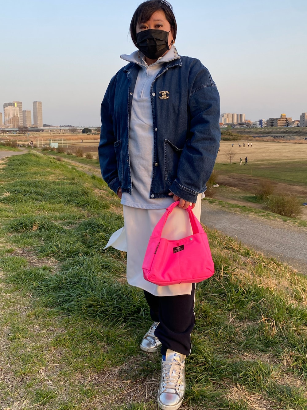 「春服デビュー宣言、春服みてみて、きれいめカジュアル」|「GUのアイテム(デニムジャケット、ブルー系)」を使った、agiさん(レディース・163cm)の春コーディネートの2枚目の写真