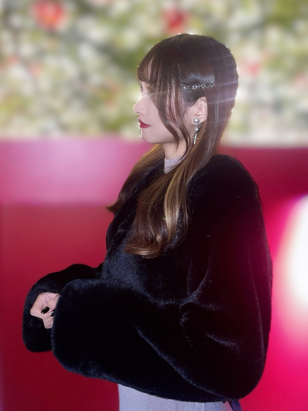 「新星WEARISTAにエントリー、クリスマスに着たい服、マイベストコーデ2023、秋冬コーデ、冬アウター、大人かわいい、シンプルスタイル、大人女子、キレイめコーデ、お出かけコーデ、ベージュ、高身長女子、ワンピース、淡色コーデ、骨格ウェーブ」｜「EATMEのスリングバックパンプス（パンプス、ブラック系）」を使った、帆乃佳さん（レディース・164cm）の冬コーディネートの5枚目の写真