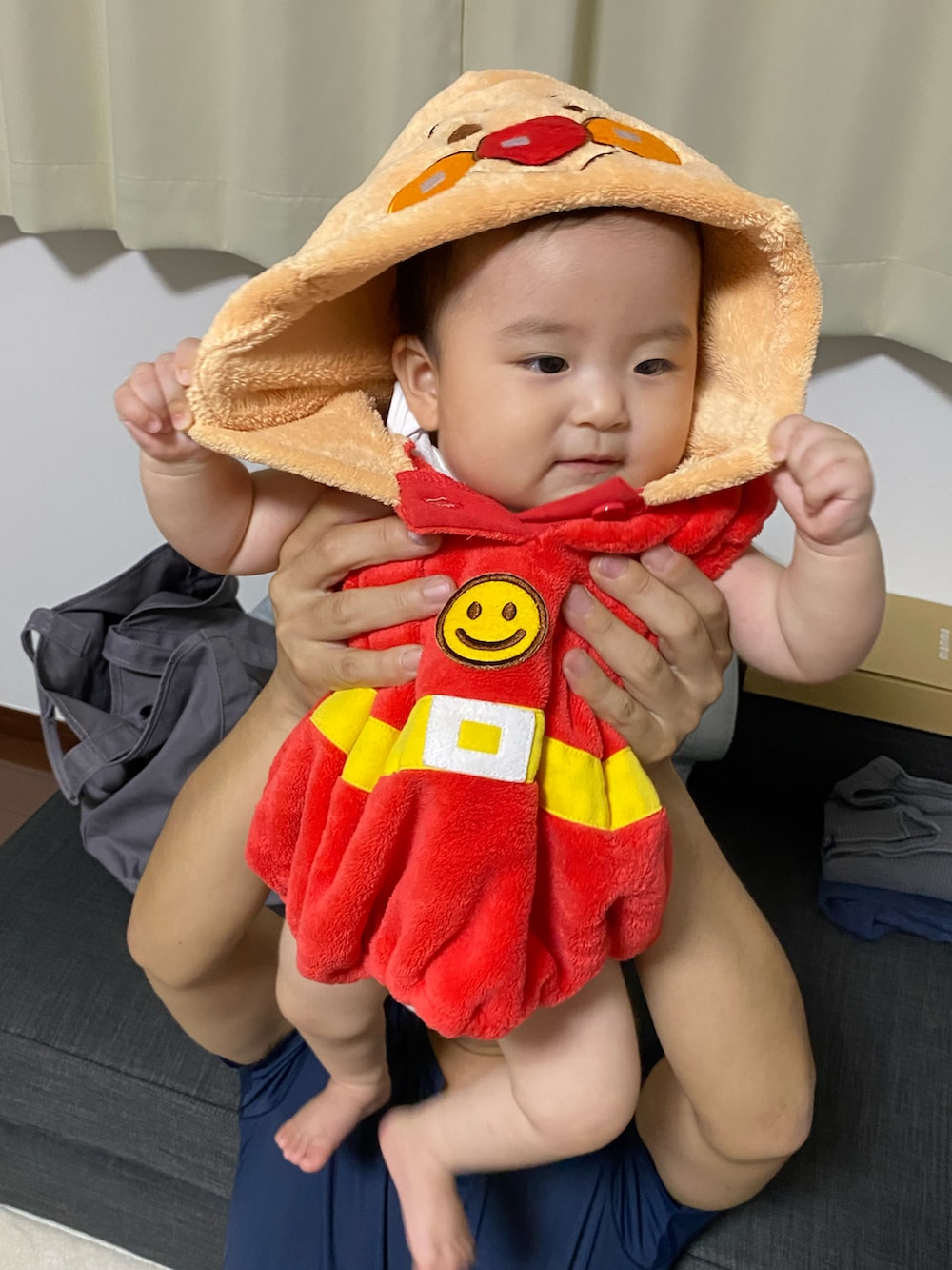 「過去コーデ、コーデ記録、ハロウィンコーデ」｜「Disneyのアイテム（コスチューム/パーティーグッズ、イエロー系）」を使った、riryさん（キッズ・70cm）の秋コーディネートの3枚目の写真