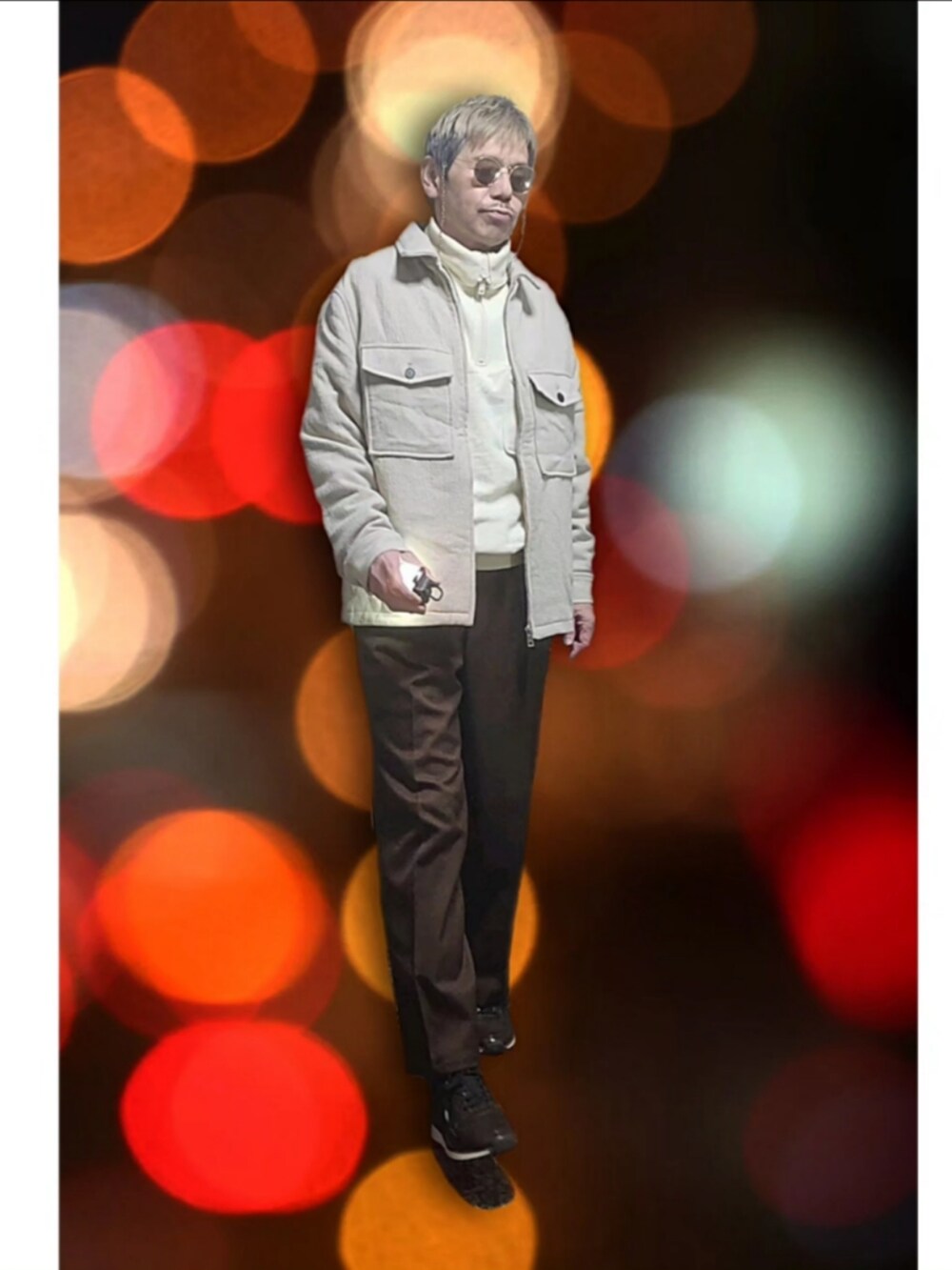 グレー系のその他パンツを着用したメンズの秋コーディネートの2枚目の写真