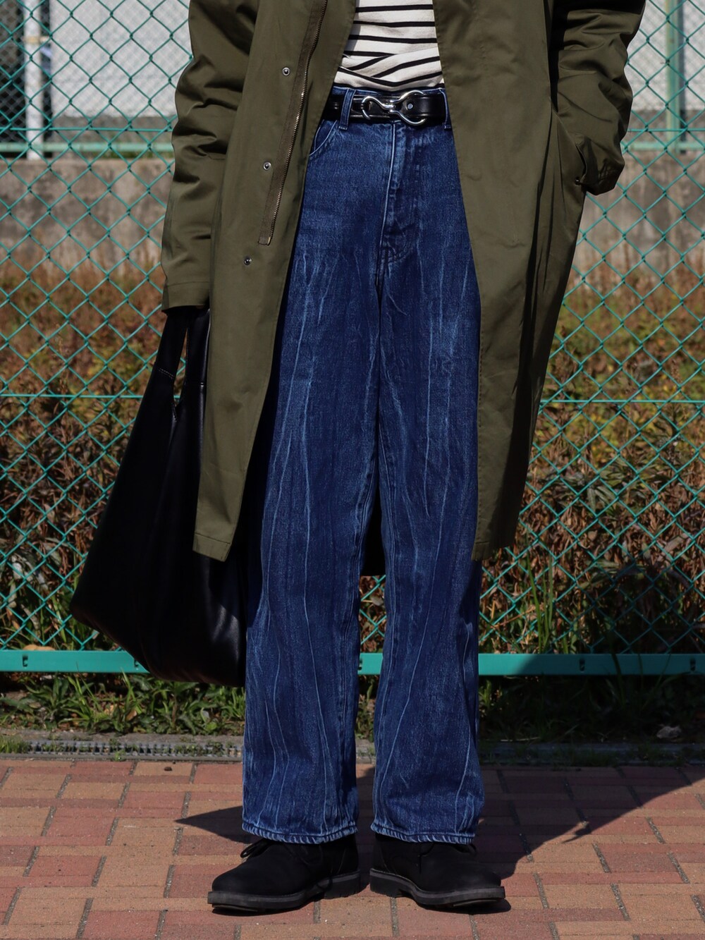 「春服みてみて、春コーデ、ミリタリー、デニム、ボーダー、厚底シューズ、タックイン、モッズコート、トートバッグ、休日スタイル、ビッグシルエット、ストリート、春アウター、きれいめカジュアル、ストリートMIX」｜「LOWRYS FARMのＵＳＡＢＩＧバスクボーダーロングスリーブ　215083（Tシャツ/カットソー、その他）」を使った、ともきさん（メンズ・168cm）の春コーディネートの3枚目の写真