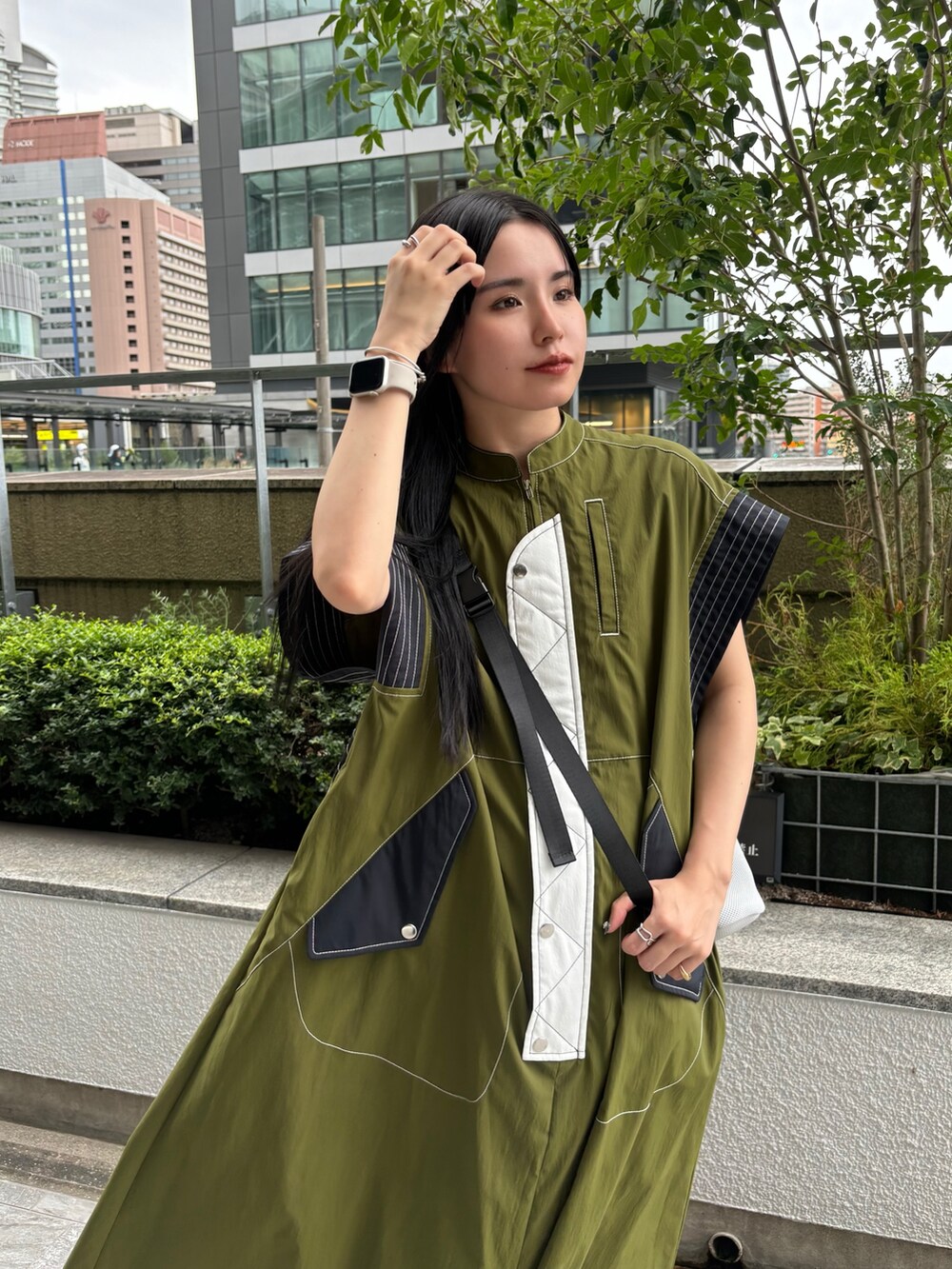 その他のワンピース、ブラック系のバックパック/リュックを着用したレディースの夏コーディネートの5枚目の写真