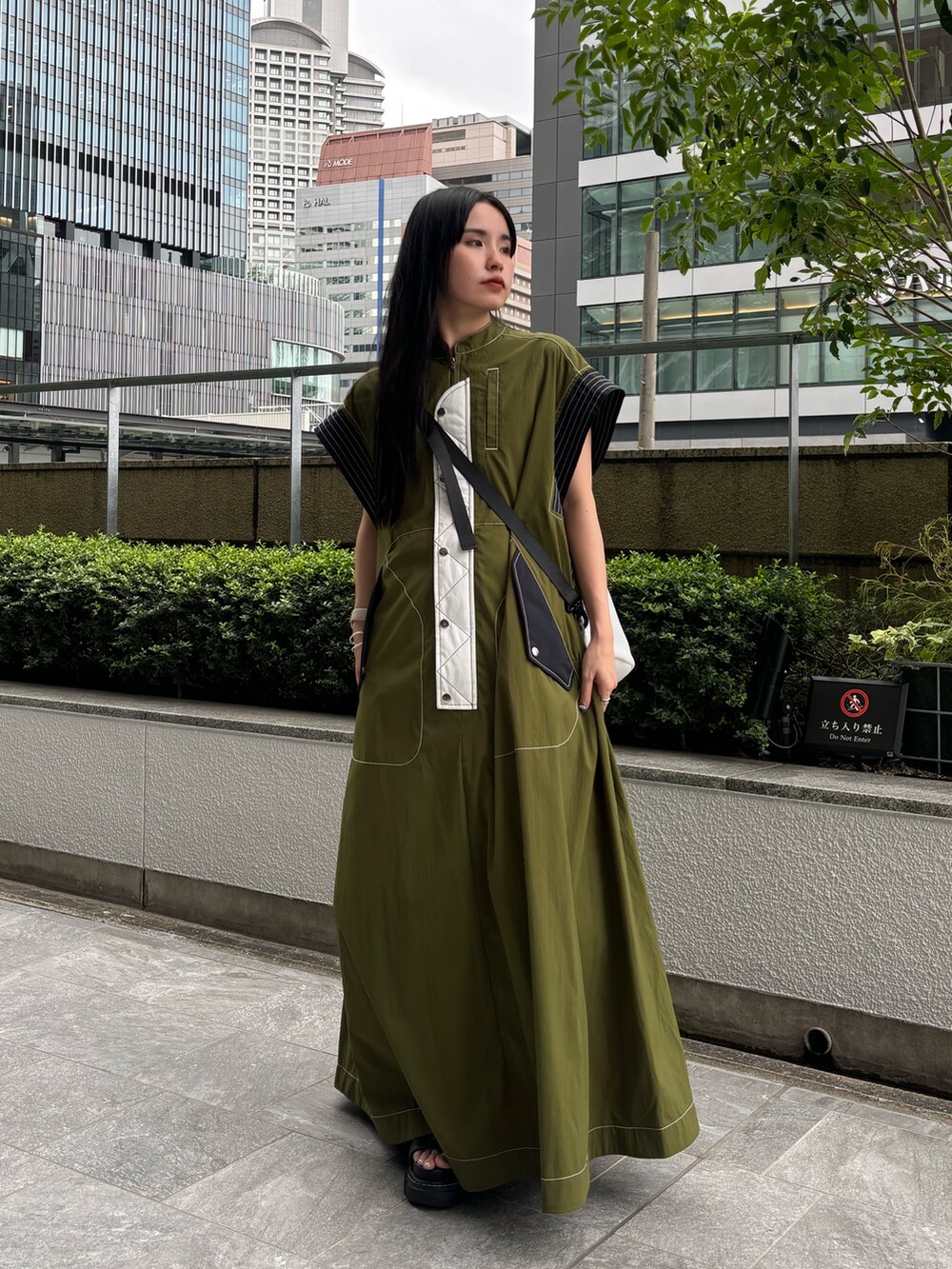 その他のワンピース、ブラック系のバックパック/リュックを着用したレディースの夏コーディネートの2枚目の写真