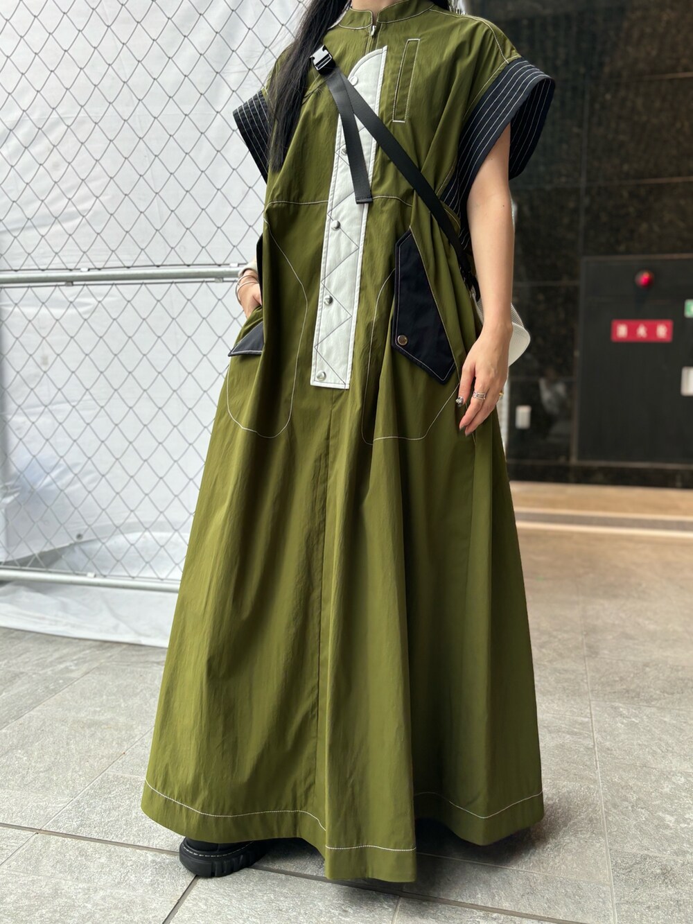 その他のワンピース、ブラック系のバックパック/リュックを着用したレディースの夏コーディネートの8枚目の写真