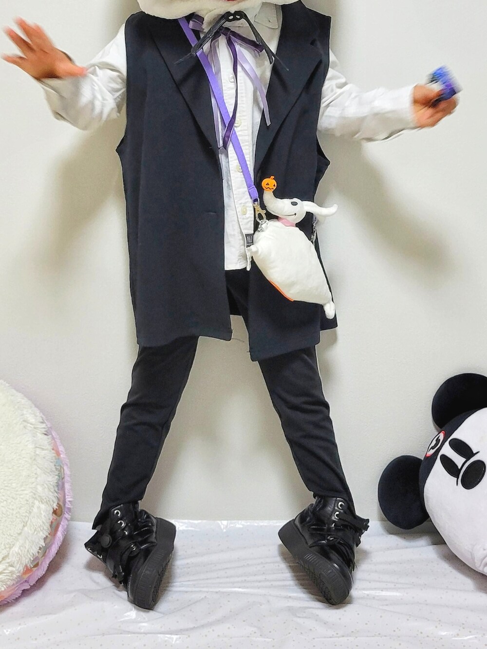 「WEARハロウィン2022、ハロウィンコーデ、ディズニーコーデ、ディズニーバウンド、ベスト、ジレ、モノトーン、男の子コーデ、プチプラ」｜「しまむらのアイテム（ベスト、ブラック系）」を使った、keitetu2384さん（キッズ・110cm）の秋コーディネートの2枚目の写真