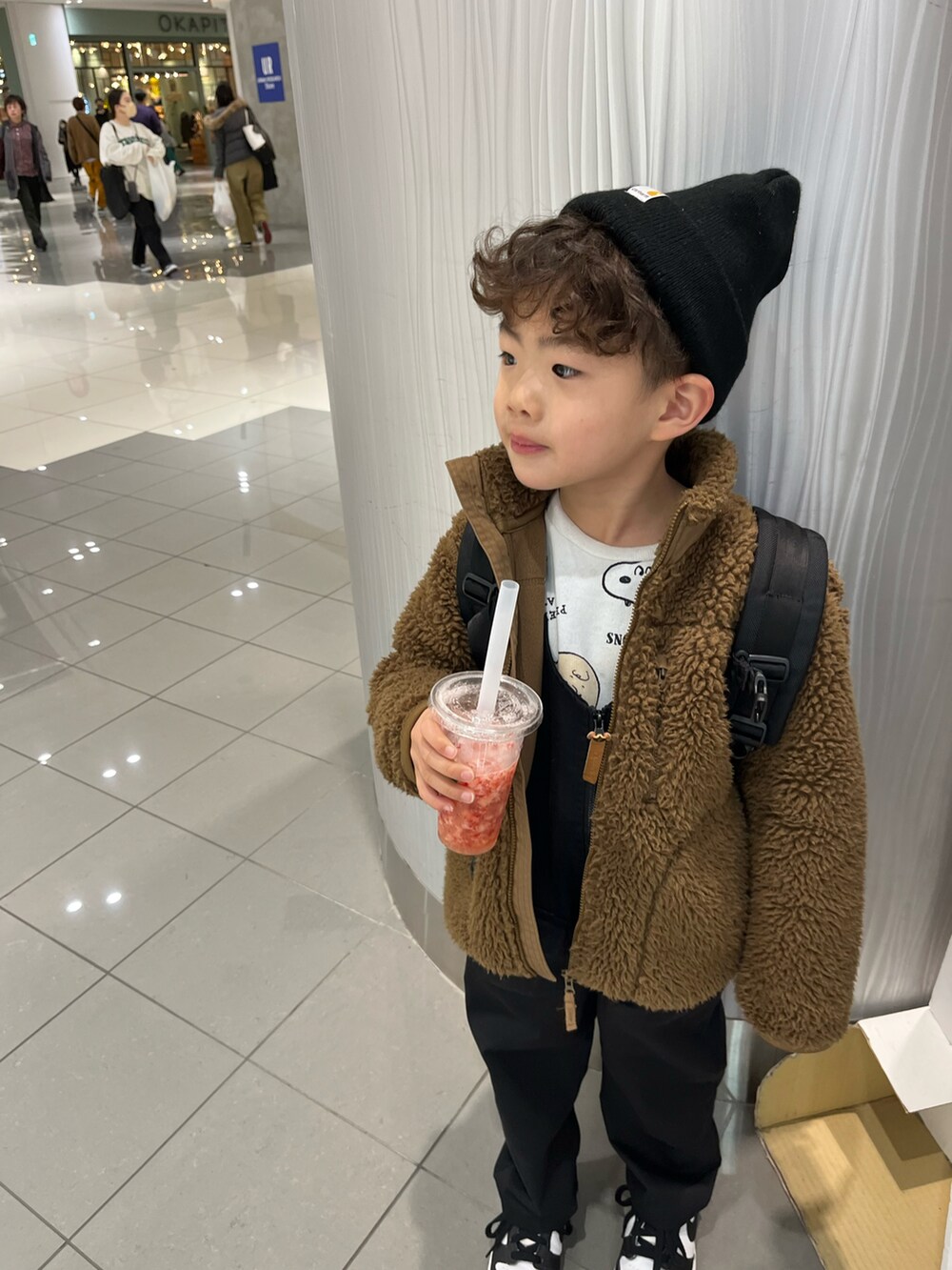 「Right-on KIDSのアイテム（パンツ、ブラック系）」を使った、kk6232141744さん（メンズ・135cm）の夏コーディネートの3枚目の写真
