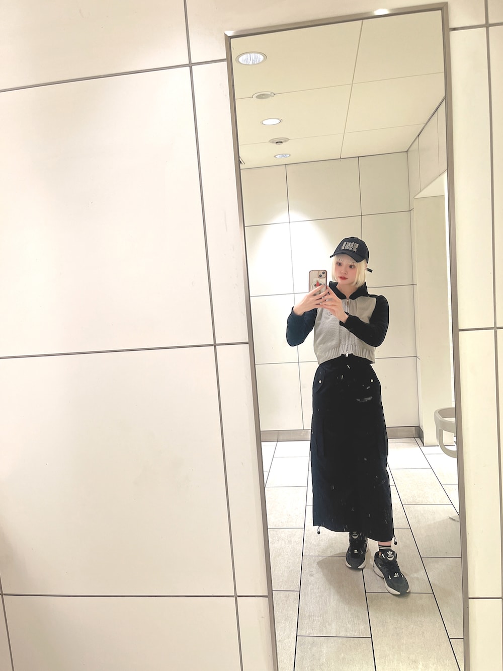 「シンプルスタイル、カジュアルコーデ、シンプル、今日のコーデ」｜「Brand Marketのアイテム（トップス、グレー系）」を使った、かのうゆめ莉さん（レディース・162cm）の冬コーディネートの2枚目の写真