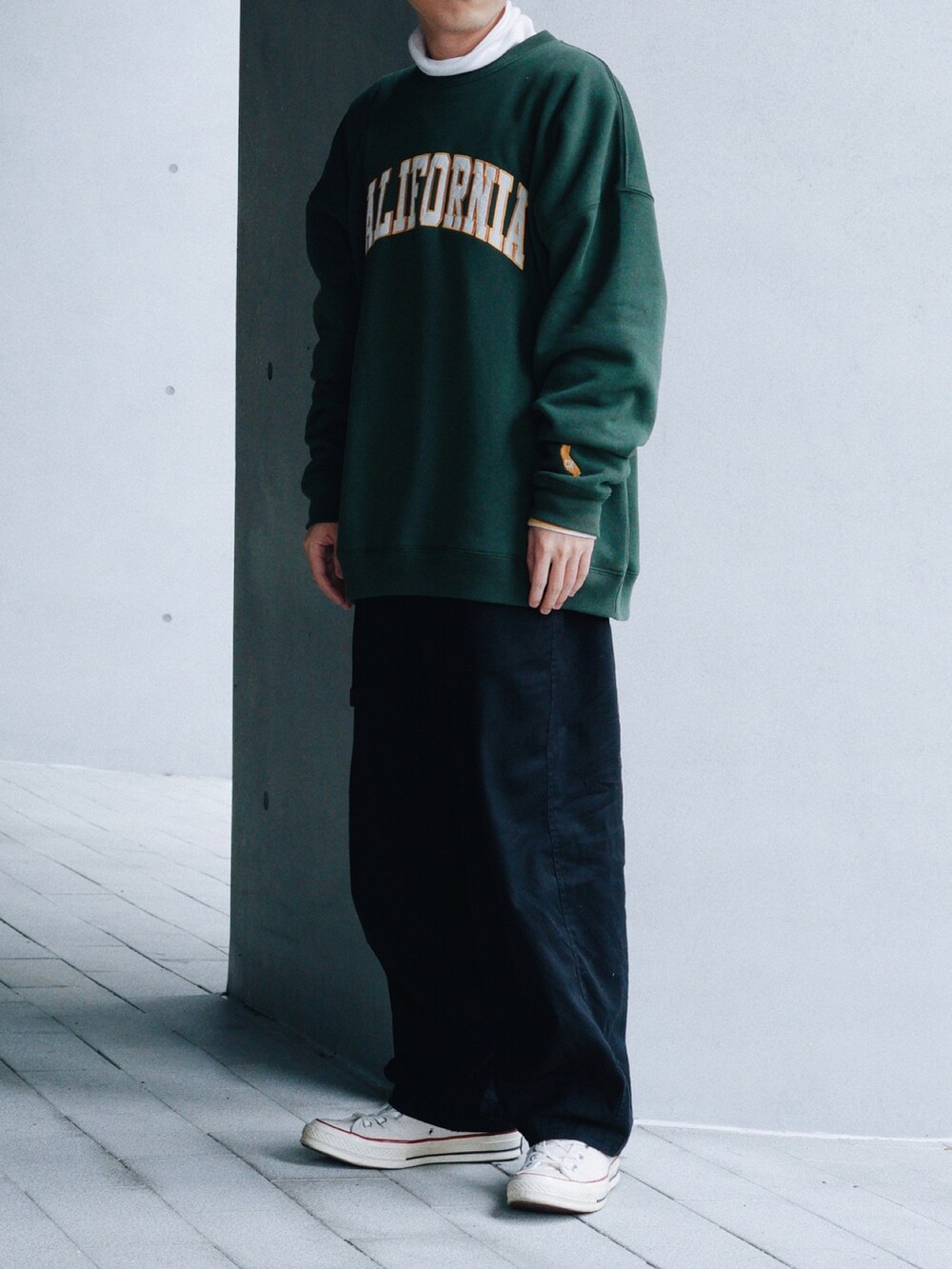 「ootd、converse、CITYBOY、FREAK’Ｓ STORE、oversize、工裝褲、plain-me、低身長、低身長コーデ、低身長男子、メガネ男子」｜「FREAK'S STOREのアイテム（トップス、グリーン系）」を使った、Jin Huangさん（メンズ・163cm）の冬コーディネートの2枚目の写真