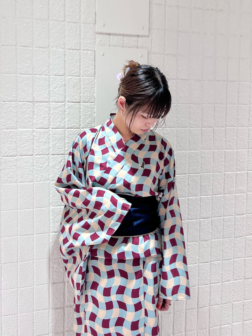 「浴衣、夏コーデ、夏、夏祭り、浴衣女子、レトロワンピース、高身長、高身長女子、高身長コーデ」｜「DOUBLE NAMEのレトロチェック浴衣ワンピース（浴衣、ベージュ系）」を使った、ayariさん（レディース・167cm）の夏コーディネートの3枚目の写真