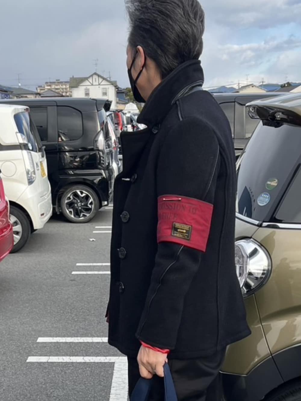 「SCHOTT、Pコート、WACKO MARIA、Hysteric Glamour、休日スタイル、休日コーデ、大人ファッション、ブラックコーデ、50代ファッション、大人コーデ、冬コーデ、ブーツ、ヒステリックグラマー、50代コーデ、腕章」｜「schottのアイテム（ピーコート、ブラック系）」を使った、futorockさん（メンズ・177cm）の春コーディネートの3枚目の写真