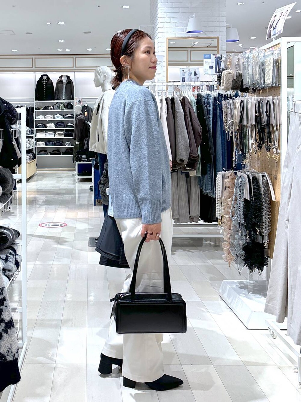 MiCA(GLOBAL WORK イオンレイクタウン)｜LOWRYS FARMのイヤリングを使ったコーディネート - WEAR
