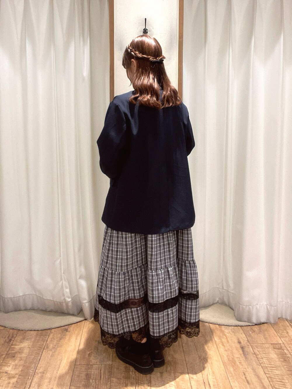 「ehka sopo、エヘカソポ、キャミワンピ、ジャケット、モノトーン」｜「ehka sopoのアイテム（ワンピース/ドレス、グレー系）」を使った、はるさん（レディース・156cm）の春コーディネートの2枚目の写真