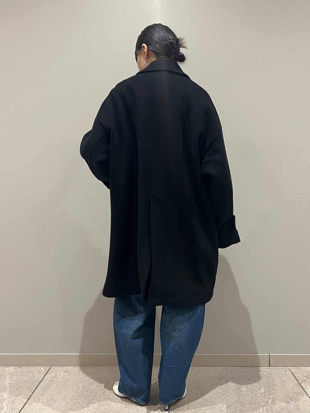 「カジュアル、ベーシック/シンプル」｜「CurensologyのCurensology(カレンソロジー)/ウールカシミヤステッチVネックプルオーバー（ニット/セーター、ブラック系）」を使った、nnhk16さん（レディース・157cm）の冬コーディネートの4枚目の写真