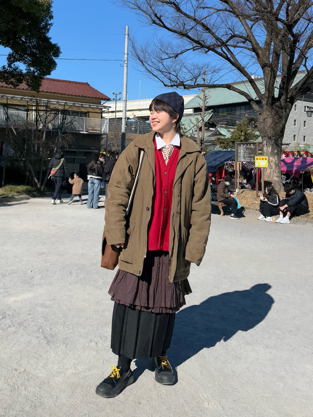 「pierre cardinのアイテム（ピーコート、ブラウン系）」を使った、peiさん（レディース・164cm）の冬コーディネートの2枚目の写真