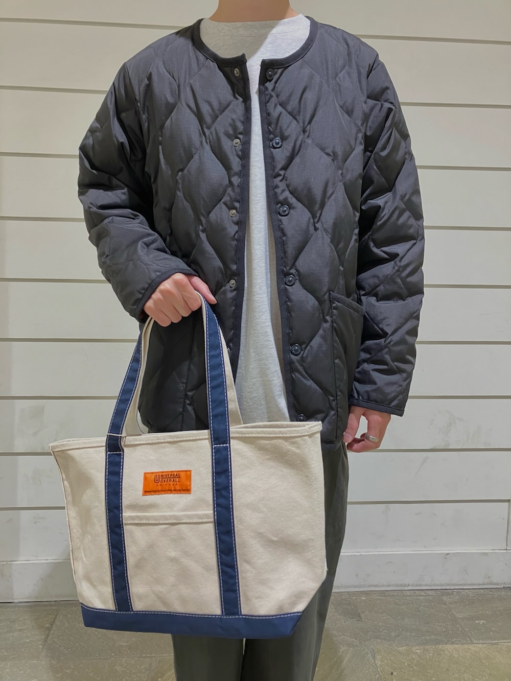 「秋コーデ、秋、秋のコーデ、秋冬コーデ、秋服、秋服準備はじめました、秋冬、TAION、ダウンジャケット、インナーダウン、MA-1」｜「TAIONの【GLOSTER別注】TAION ミリタリー クルーネック ライナージャケット（ダウンジャケット/コート、ブラック系）」を使った、reさん（メンズ・173cm）の秋コーディネートの4枚目の写真