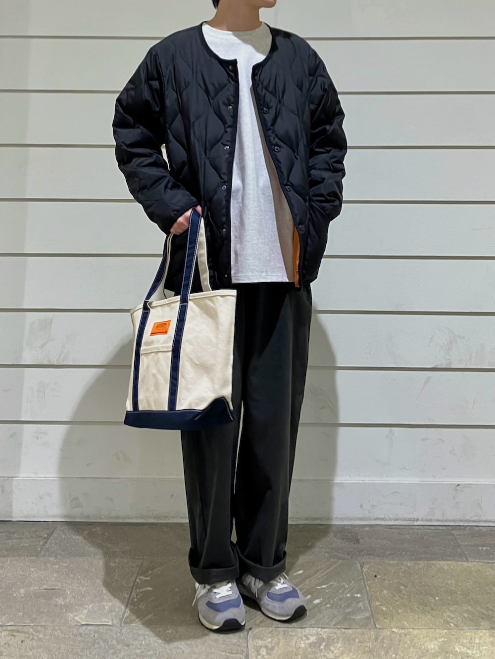 「秋コーデ、秋、秋のコーデ、秋冬コーデ、秋服、秋服準備はじめました、秋冬、TAION、ダウンジャケット、インナーダウン、MA-1」｜「TAIONの【GLOSTER別注】TAION ミリタリー クルーネック ライナージャケット（ダウンジャケット/コート、ブラック系）」を使った、reさん（メンズ・173cm）の秋コーディネートの2枚目の写真