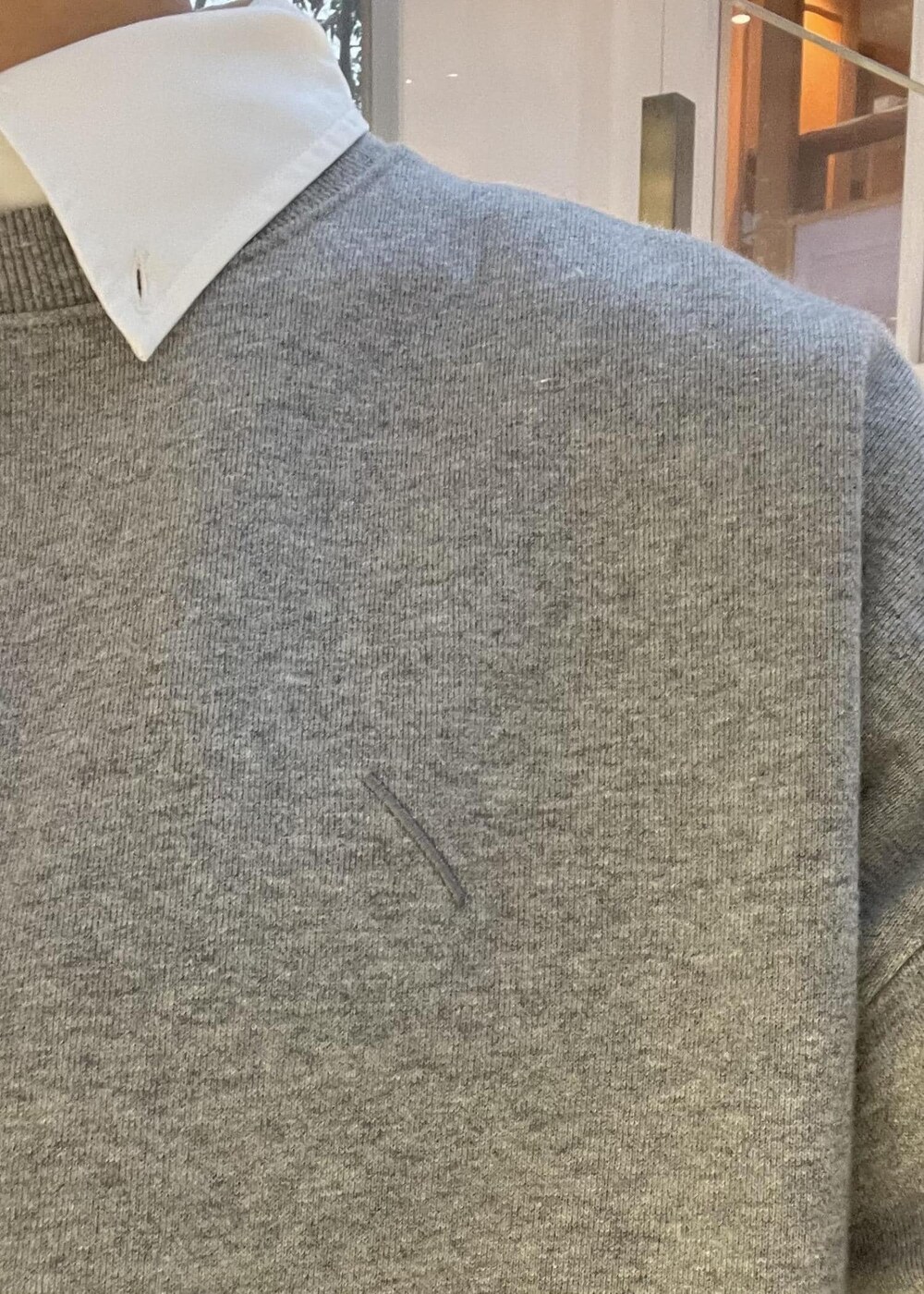 「シャツ、スウェット、細身、グレー、ブルー、ウィメンズ、メンズ、着回し、Saturdays NYC」｜「Saturdays NYCのCrosby Twill Ls Shirt（シャツ/ブラウス、ホワイト系）」を使った、MOEさん（レディース・166cm）の春コーディネートの3枚目の写真
