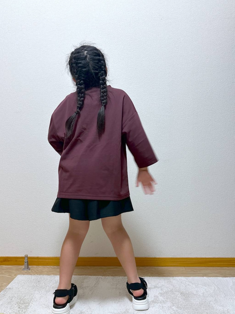 「女子ウケ、体型カバー、キッズ、キッズ服、秋コーデ、秋冬新作、秋服準備はじめました、ヘビロッTEE_GLOBAL WORK、低身長_GLOBALWORK、低身長」｜「GLOBAL WORKのアソート厚底サンダル/324586（サンダル、ブラック系）」を使った、Hina ママ さん（キッズ・115cm）の夏コーディネートの3枚目の写真
