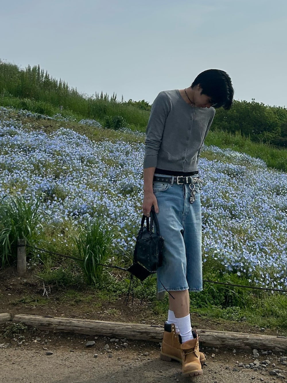 「メンズファッション、今日のコーデ、ootd、y2k、高身長コーデ、シンプル」｜「Acne StudiosのFN-MN-SHOR000235（デニムパンツ、ブルー系）」を使った、oikawaaaaaさん（メンズ・181cm）の春コーディネートの2枚目の写真