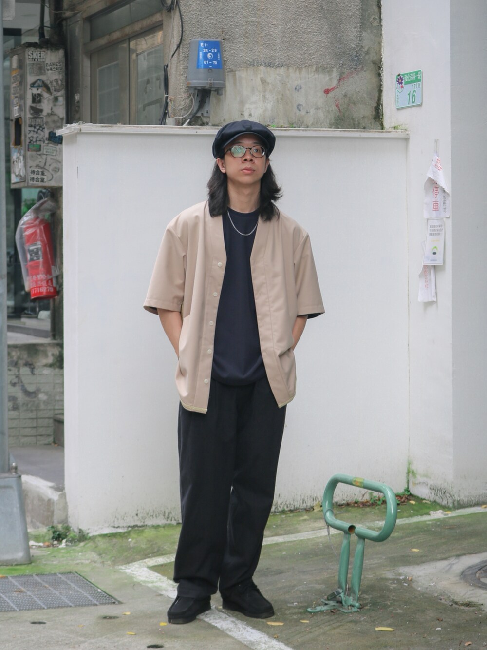 「Machismoのアイテム（Tシャツ/カットソー、ブラック系）」を使った、阿圳｜Kyleさん（メンズ・171cm）の夏コーディネートの2枚目の写真