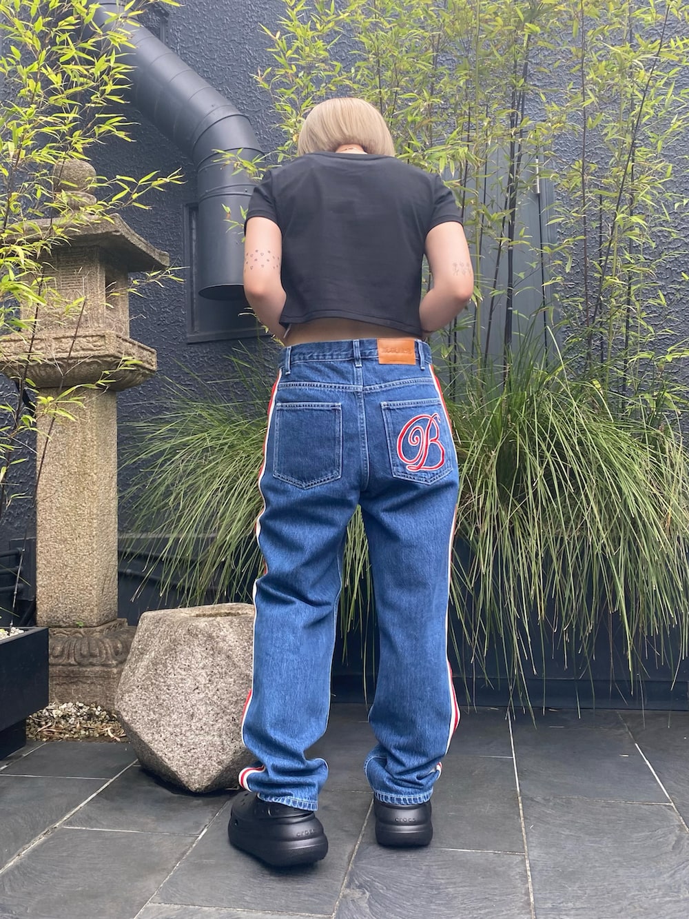 BlackEyePatchのデニムパンツを使った人気ファッションコーディネート
