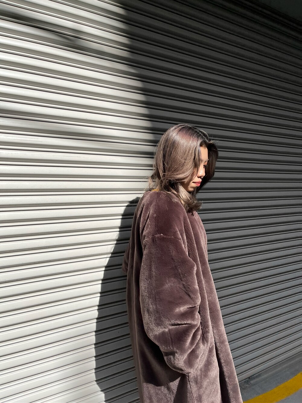 「CLANE、luisfemme、秋冬コーデ、コートスタイル、モコモコアウター、大人コーデ、おしゃれさんと繋がりたい、キレイめコーデ」｜「CLANEの【CLANE(クラネ)】ノーカラーリコファーコート 11103-0422（ノーカラーコート、ブラウン系）」を使った、MITSUKIさん（レディース・161cm）の秋コーディネートの3枚目の写真