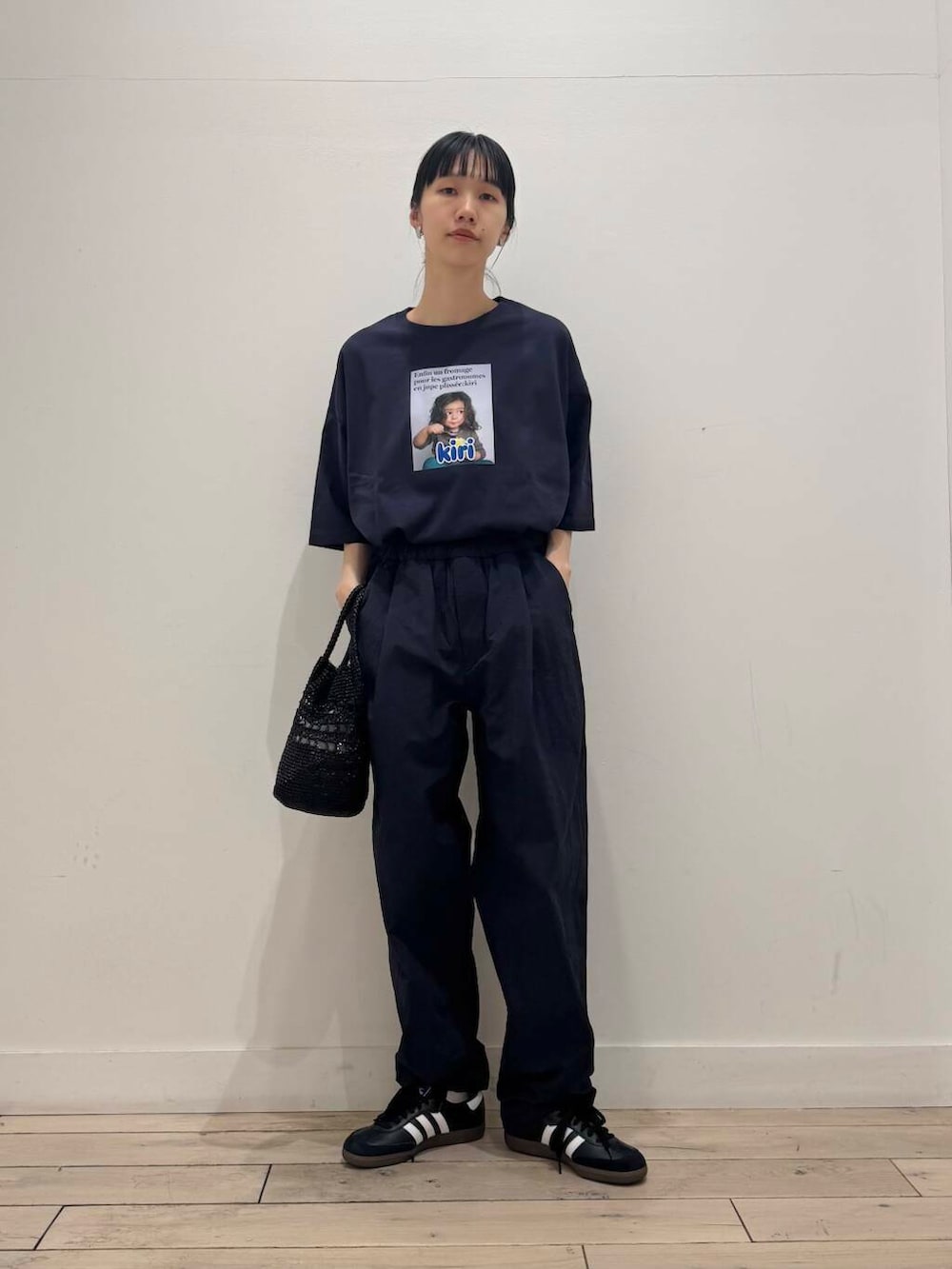 「大人カジュアル、Tシャツ、別注、ママコーデ、シンプルコーデ、RODESKO、adidas、doors、低身長コーデ、EKAL、URTECH、30代、ママファッション、メンズ、ブルベ夏」｜「FORK&SPOONのFORK&SPOON　バルカラーライトコート（ステンカラーコート、ベージュ系）」を使った、くどうさん（レディース・157cm）の春コーディネートの3枚目の写真