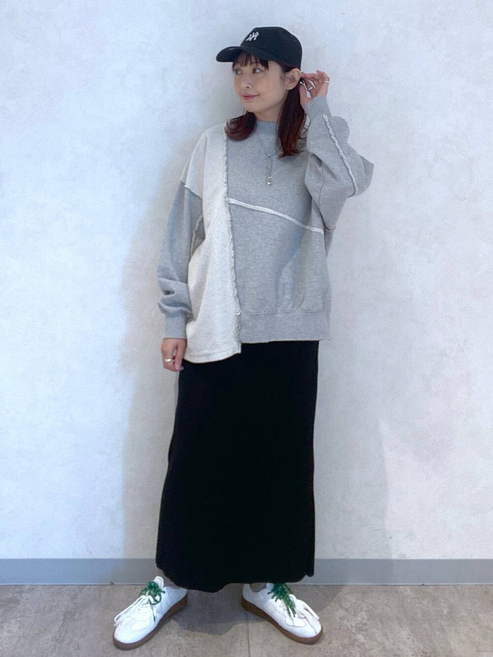 「着痩せ、大人カジュアル、体型カバー、ラフ、女子ウケ、大人女子カジュアル_LOWRYS FARM、骨格ストレート、カジュアル、パンツ、スカート、着痩せ・細見え」|「LOWRYS FARMのカットリブタイトスカート 103920(スカート、ブラック系)」を使った、ayamaruさん(レディース・158cm)の冬コーディネートの5枚目の写真