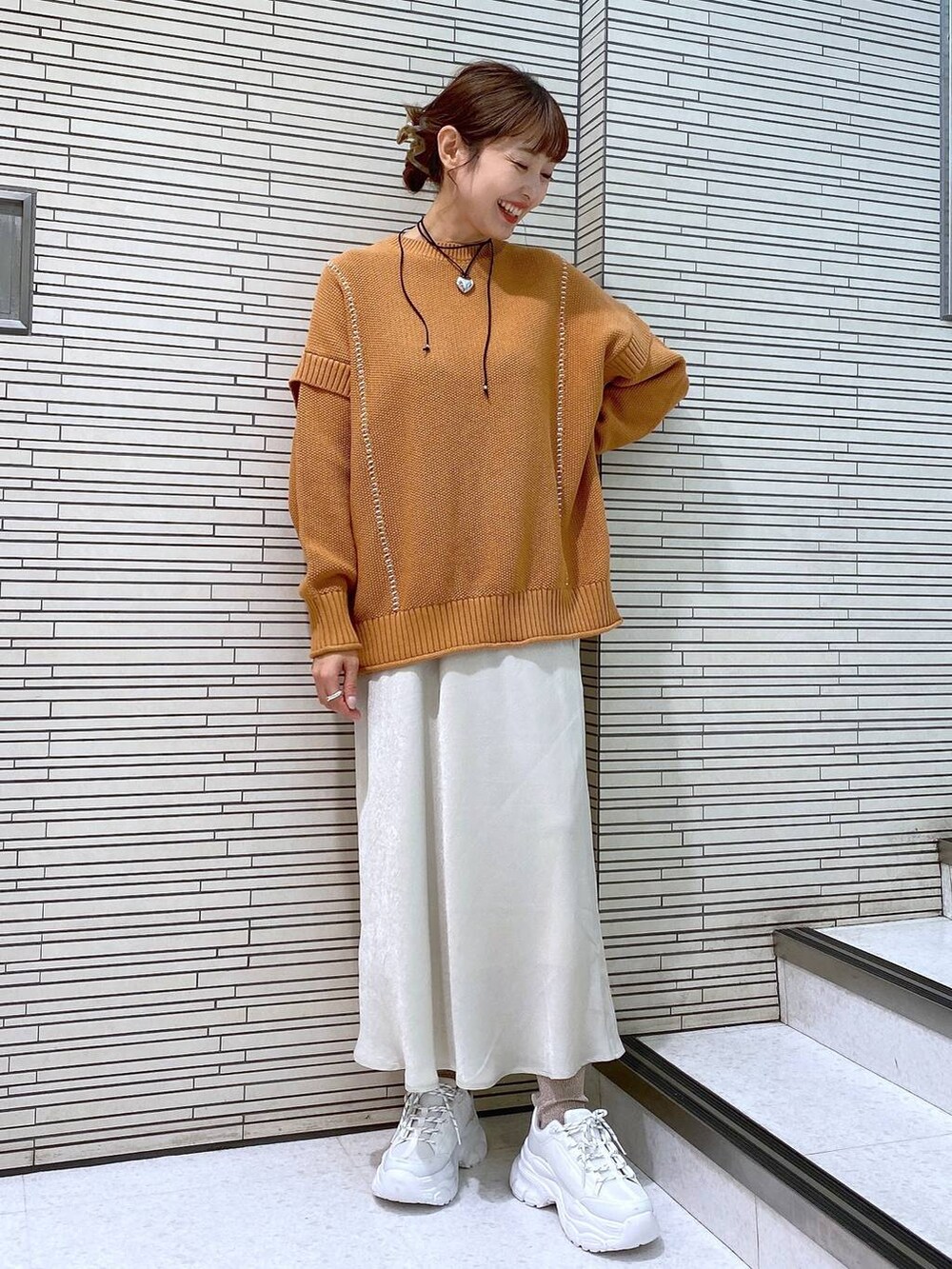 「体型カバー、ラフ、女子ウケ、着痩せ・細見え、着痩せ、アウター、骨格ストレート」|「LOWRYS FARMのモンスターコート 906748(ダウンジャケット/コート、ブラック系)」を使った、ayamaruさん(レディース・158cm)の秋コーディネートの6枚目の写真