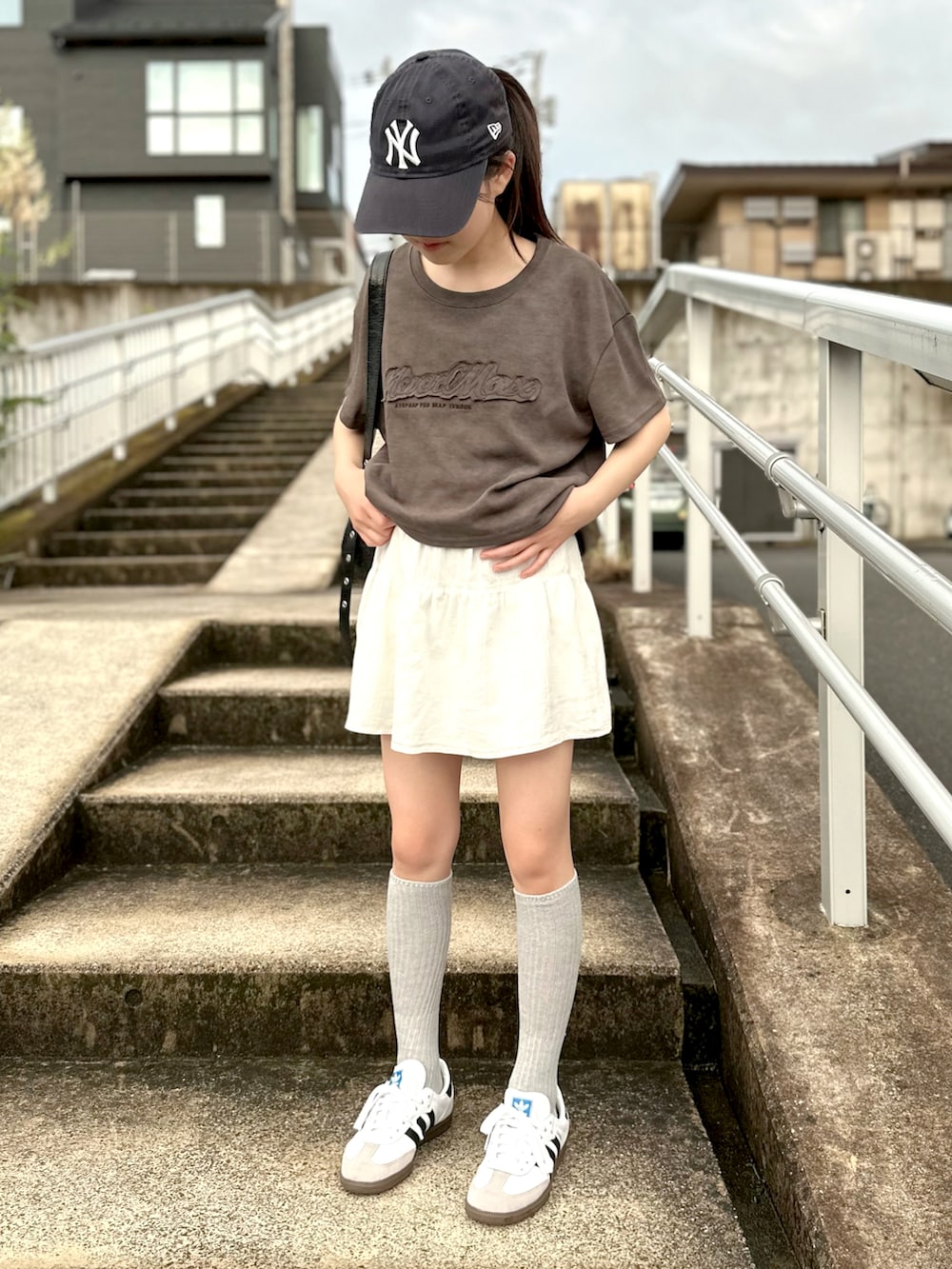 【大人可愛いコーデに♪】Louis Vuitton ミニスカート kanon31v｜adidasのスニーカーを使ったコーディネート - WEAR