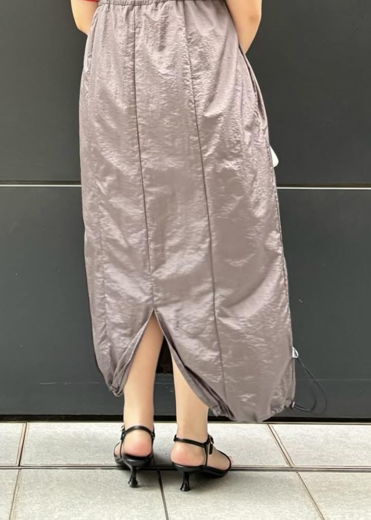 「154㎝、体型カバー、お出かけ、LOTTO、キャミワンピ、スクエア、Tシャツ、レッド、半袖、クルーネック、グレー、ロング、ワンピース、キャミソール、サンダル」｜「VISの【追加/新色】【2WAY】ひねり金具ワンハンドルミニショルダーバッグ（ショルダーバッグ、ホワイト系）」を使った、MAIさん（レディース・154cm）の夏コーディネートの7枚目の写真