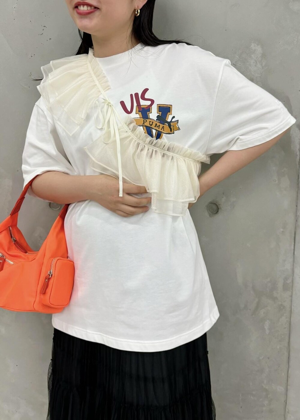 「154㎝、新作、お出かけ、24SS、PUMA、ハンドバッグ、オレンジ、Tシャツ、半袖、レース、フリル、プリント、ブラック、スカート、ロング」｜「Juzeのクローズトゥサンダル（サンダル、イエロー系）」を使った、MAIさん（レディース・154cm）の春コーディネートの5枚目の写真