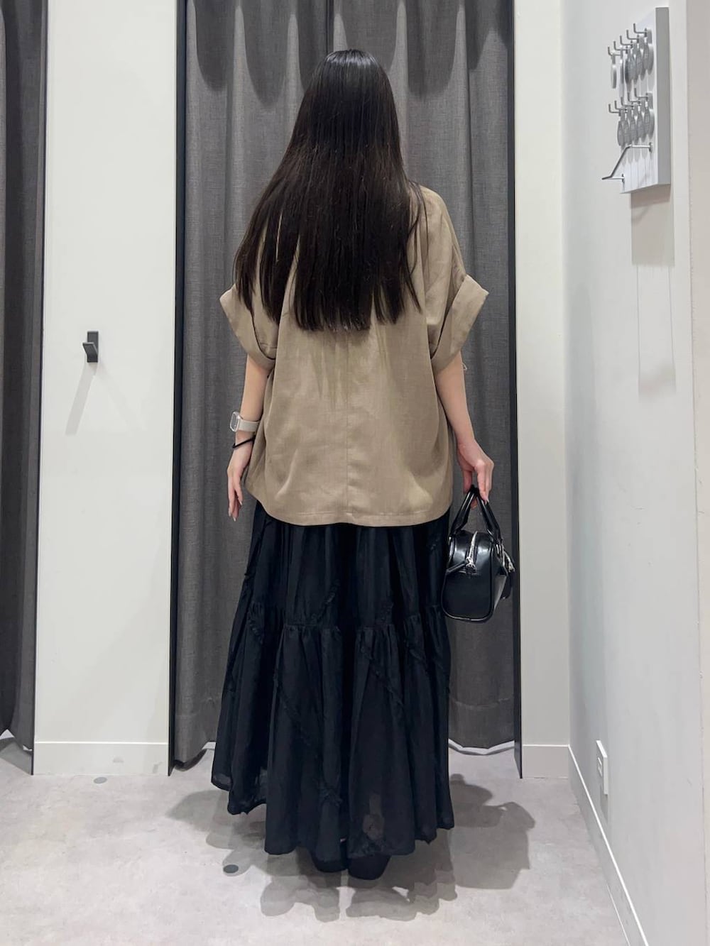 「ローリーズスタイル_LOWRYS FARM、LOWRYS FARM、ワンピース、ジャケット、骨格ストレート、きれいめカジュアル、夏コーデ」|「LOWRYS FARMのスタイルUPカップバンドゥ 145533(キャミソール、ホワイト系)」を使った、tsukemonoemiさん(レディース・160cm)の春コーディネートの4枚目の写真
