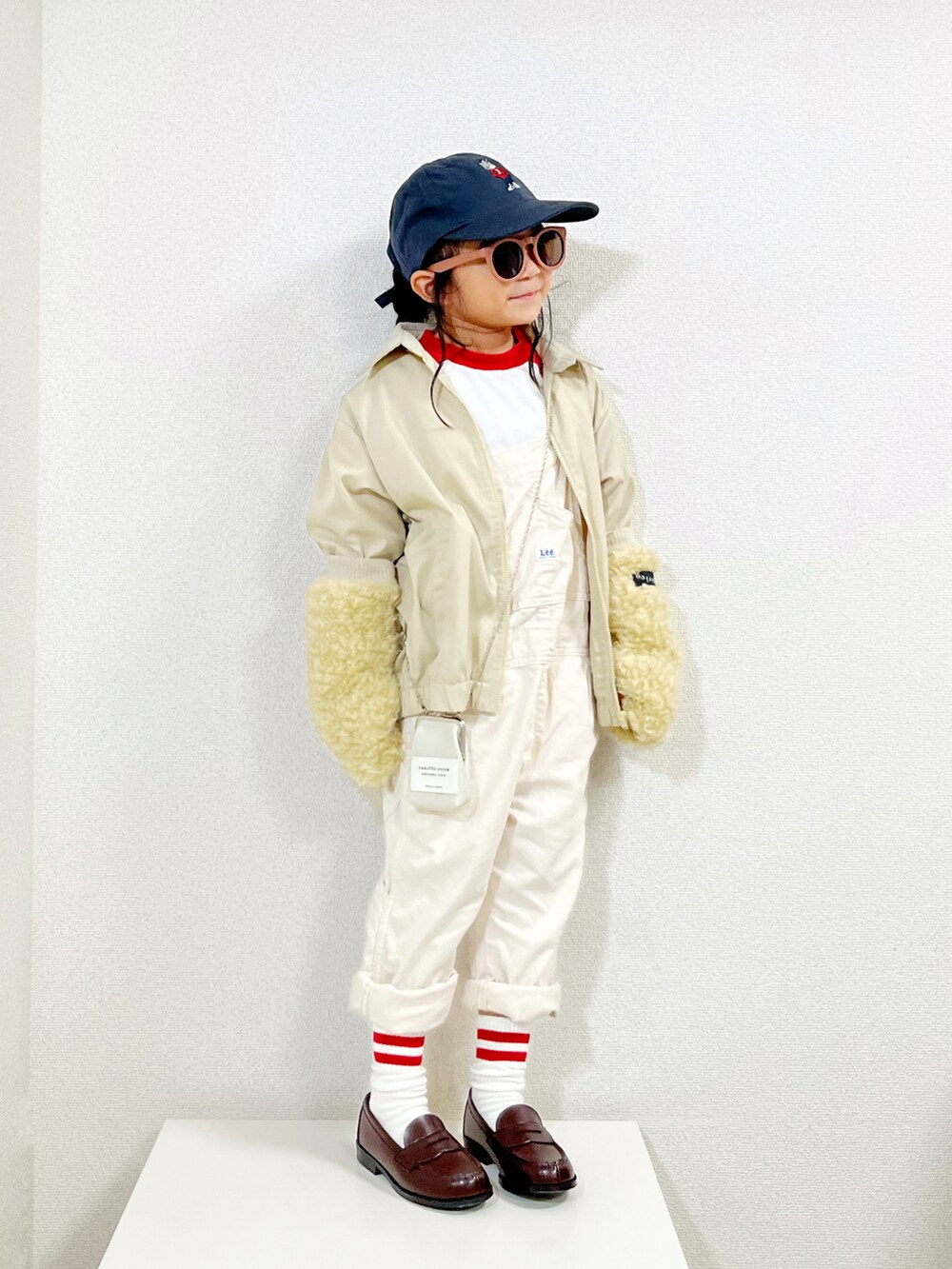 「秋服まるっと大公開、ジャケット、サロペット、キャップ、プチプラ、ローファー、スポーツミックス、淡色コーデ、休日スタイル、レイヤードスタイル、お出かけコーデ、秋コーデ、ジャケットスタイル、PR」|「jdbace_capのJ.wolf BBcap(帽子、ブルー系)」を使った、asairo 𓇼 さん(キッズ・110cm)の秋コーディネートの2枚目の写真
