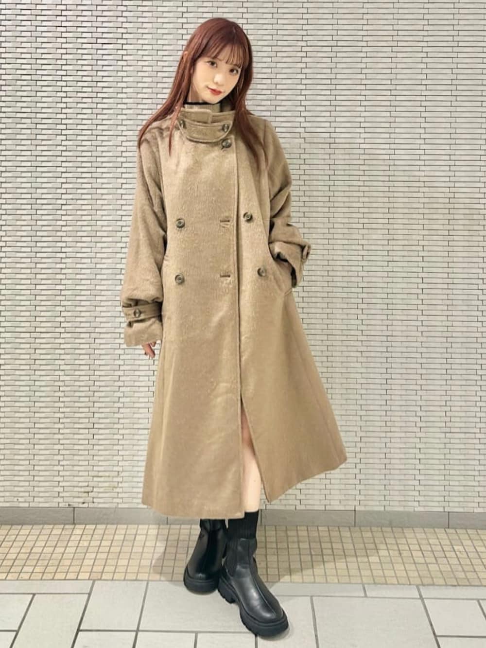 「クリスマスに着たい服、クリスマスコーデ、冬のコーデ、デートコーデ、お出かけコーデ、ロングコート、ウールコート、シャギーコート、ツイードパンツ、ハイネック、ショートブーツ、アルシーヴ(archives)、綺麗めコーデ、イルミネーション、テーマパークコーデ」｜「archivesのＨＷツイードタックショートパンツ（その他パンツ、ブラック系）」を使った、archivesさん（レディース・157cm）の冬コーディネートの2枚目の写真