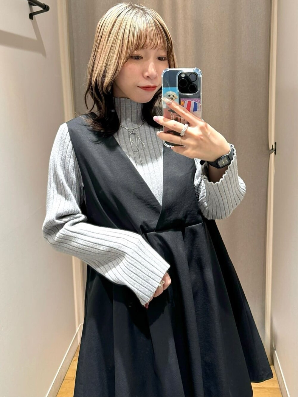 「冬コーデ、クリスマスに着たい服、マイベストコーデ2024、クリスマスコーデ、お出かけコーデ、オトナカワイイ、モノトーンコーデ、韓国ファッション、レイヤードスタイル、リブニット、きれいめカジュアル、アルシーヴ(archives)、archivesワンピース」｜「archivesの【Ltd.】2way Mini One-piece（ワンピース、ブラック系）」を使った、archivesさん（レディース・152cm）の冬コーディネートの2枚目の写真