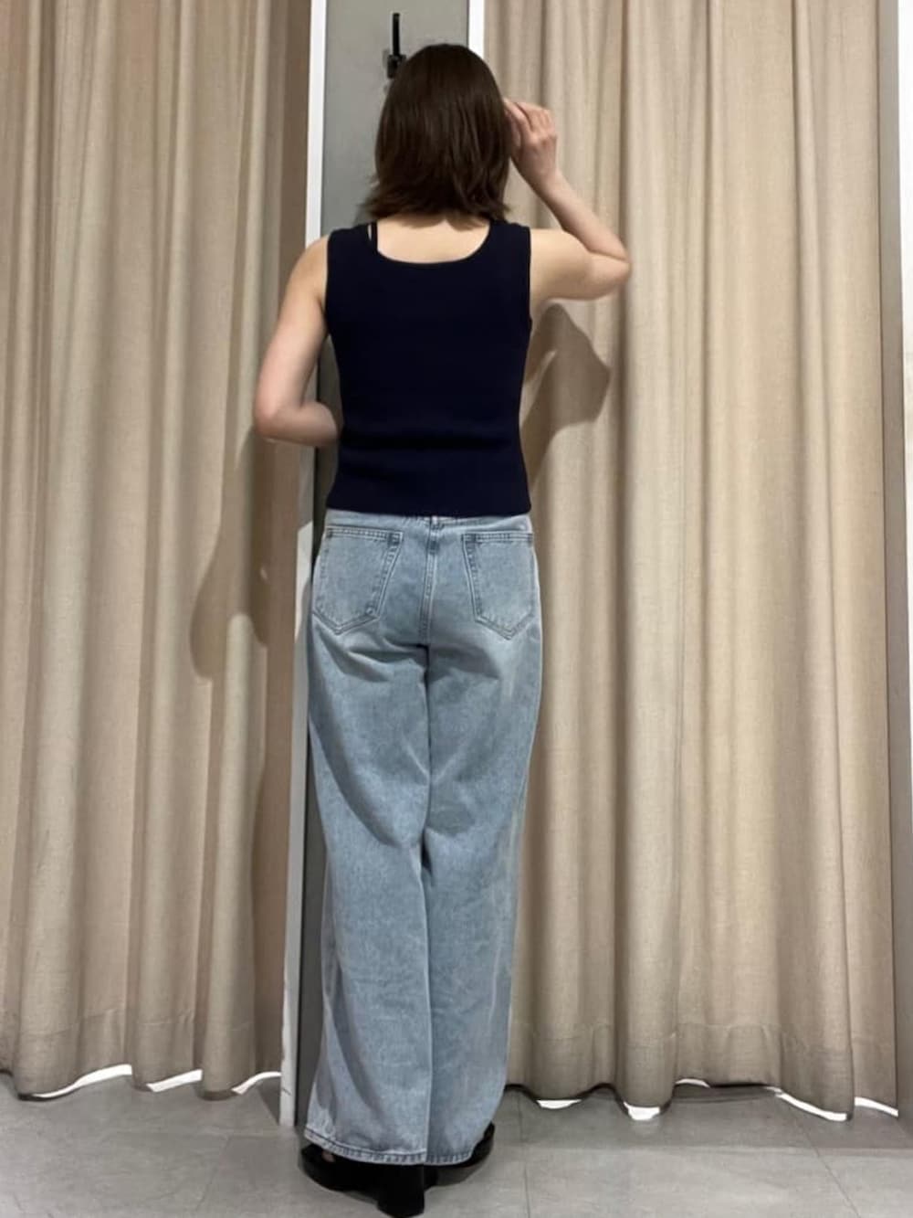 「アルシーヴ(archives)、アルシーヴ、archives、アンサンブル、タンクトップ、レースアップシューズ、ダメージデニムパンツ、夏ルックで気分アップ、デニム、ootd」｜「archivesのスカラップニットタンクアンサンブル（アンサンブル、ブルー系）」を使った、archivesさん（骨格ストレート・レディース・161cm）の夏コーディネートの2枚目の写真