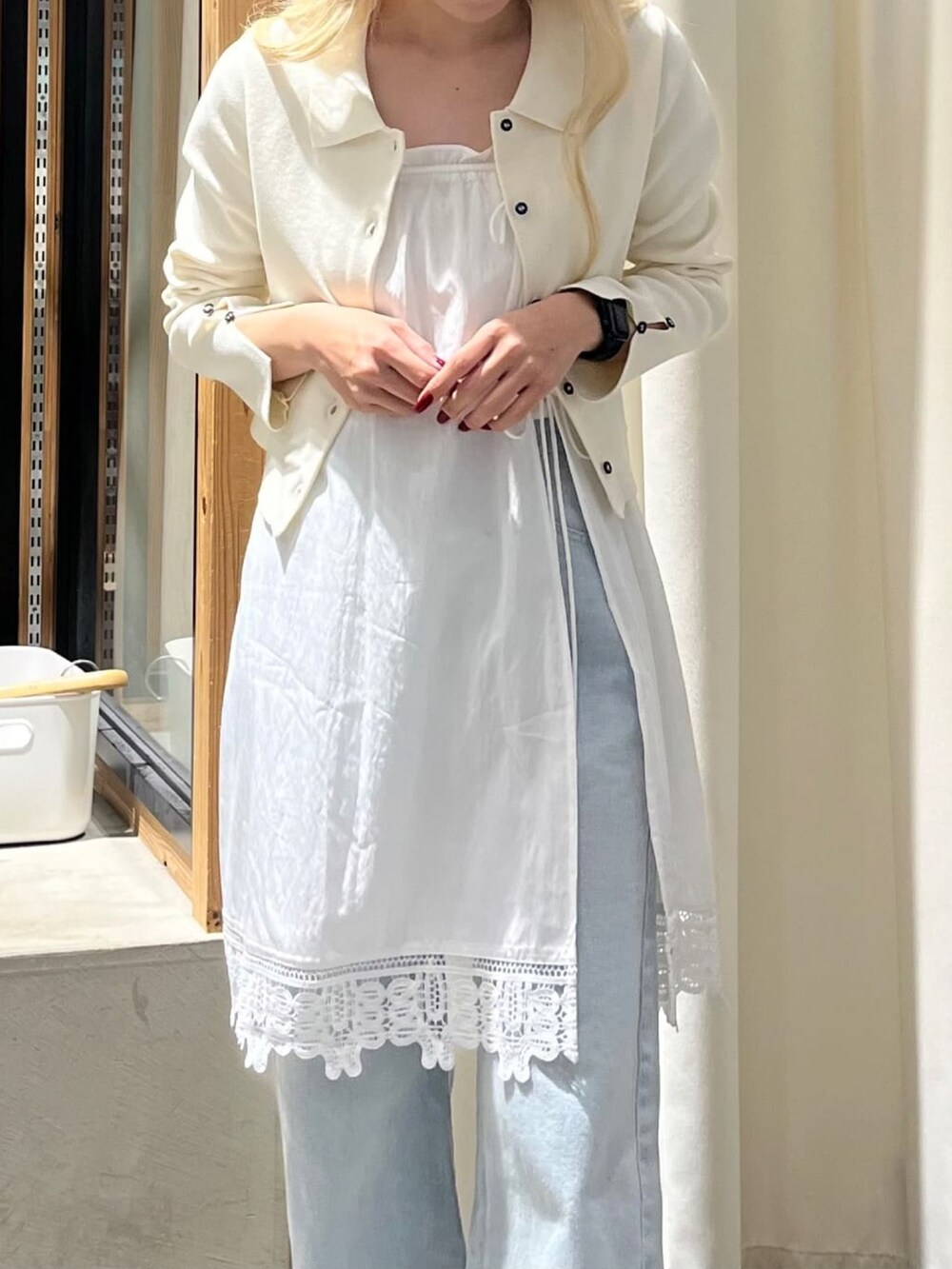 「アルシーヴ(archives)、アルシーヴ、archives、春めき満開コーデ、春服コーデ、春色、レイヤードスタイル、パンツコーデ、淡色コーデ、レイヤード、春、チュールパンプス」｜「archivesのバテンレース２ＷＡＹスカート（スカート、ホワイト系）」を使った、archivesさん（骨格ウェーブ・レディース・153cm）の春コーディネートの3枚目の写真