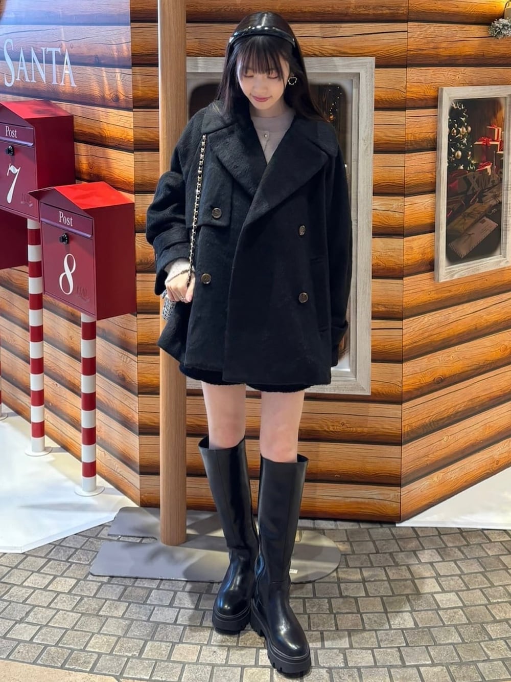 「クリスマスに着たい服、クリスマスコーデ、お出かけコーデ、アウターコーデ、モノトーンコーデ、ピンクニット、ツイードパンツ、ショートパンツ、ウールコート、コート、アルシーヴ(archives)、大人ガーリー、韓国ファッション」｜「archivesの厚底ロングブーツ（ブーツ、ブラック系）」を使った、archivesさん（レディース・157cm）の冬コーディネートの2枚目の写真