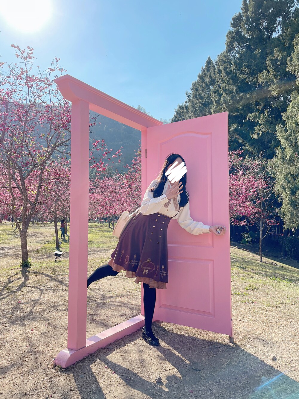 「Amavelのアイテム（スカート、ブラウン系）」を使った、六さん（レディース・165cm）の冬コーディネートの4枚目の写真