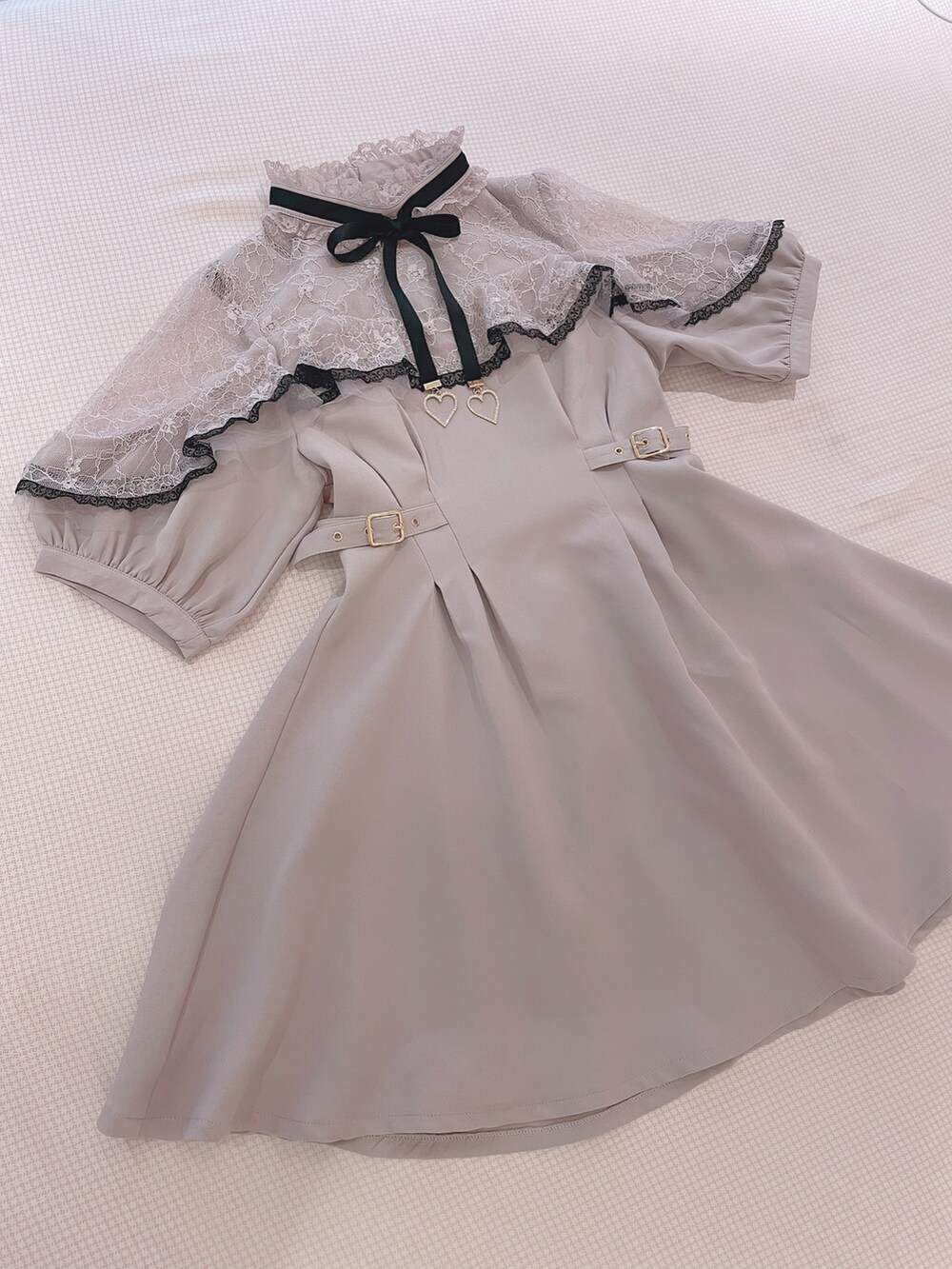 「HeatherのステッチハートBAG　190667（ショルダーバッグ、ブラック系）」を使った、六さん（レディース・165cm）の夏コーディネートの3枚目の写真