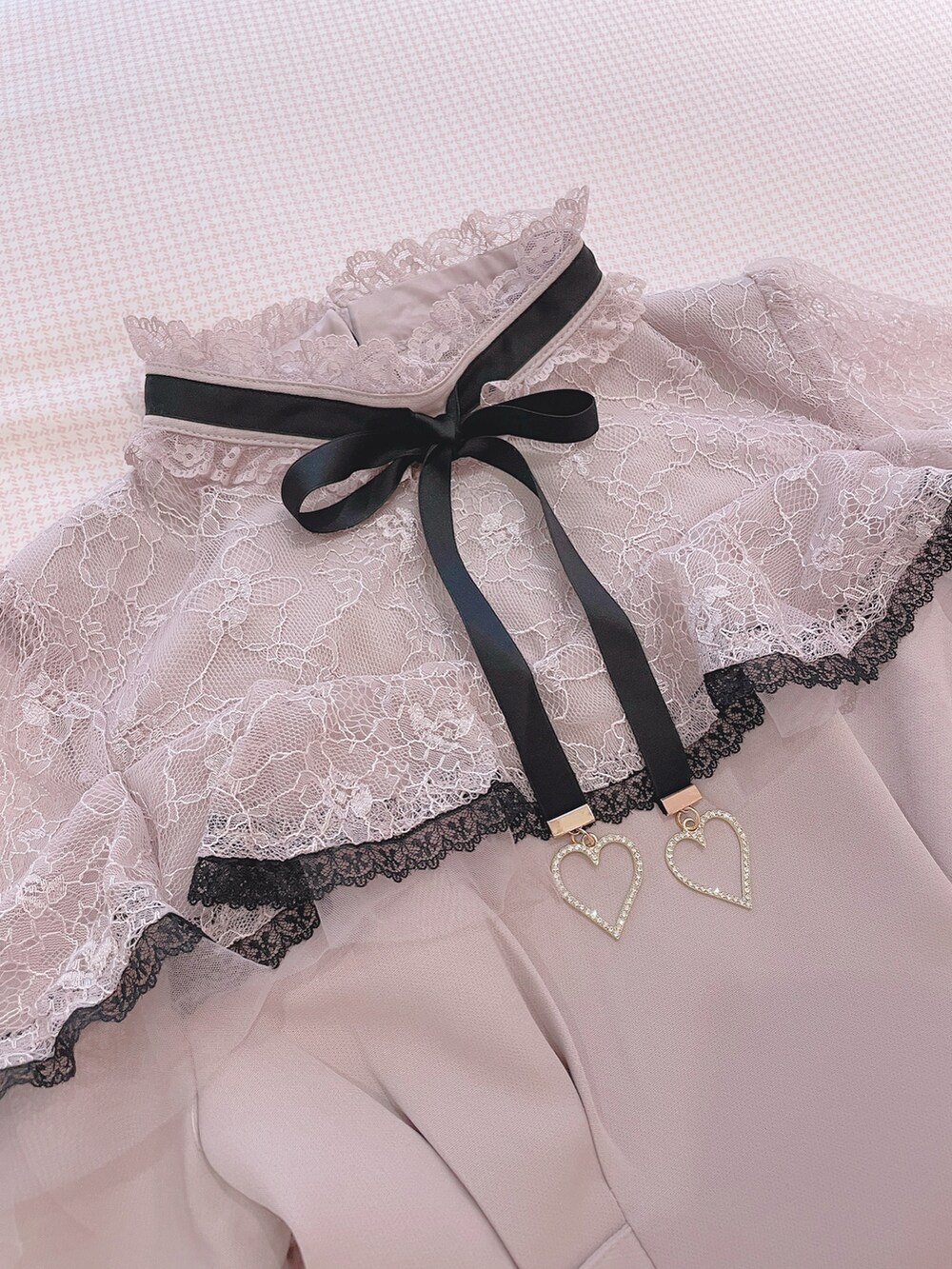 「HeatherのステッチハートBAG　190667（ショルダーバッグ、ブラック系）」を使った、六さん（レディース・165cm）の夏コーディネートの4枚目の写真