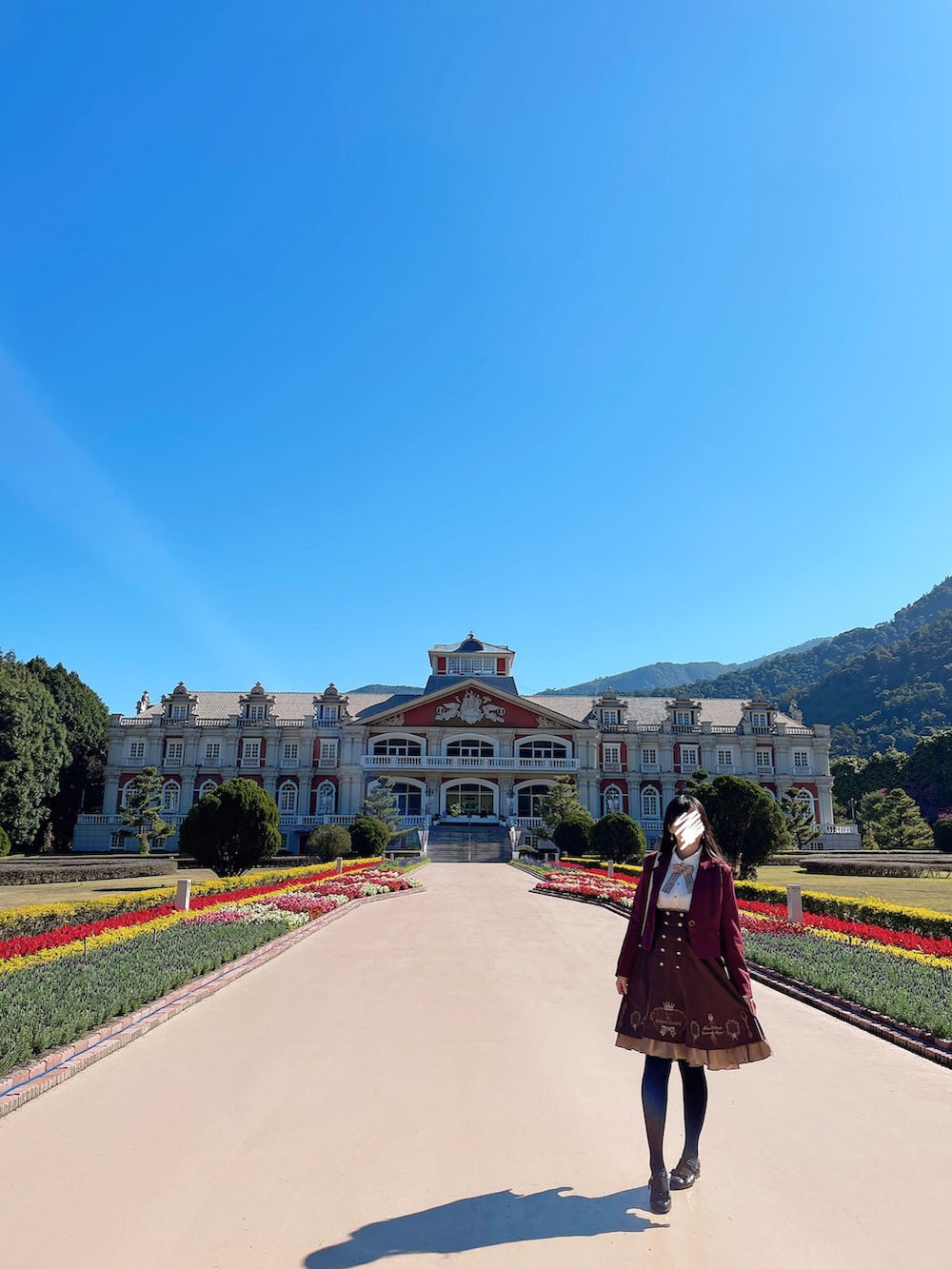 「Amavelのアイテム（スカート、ブラウン系）」を使った、六さん（レディース・165cm）の冬コーディネートの3枚目の写真