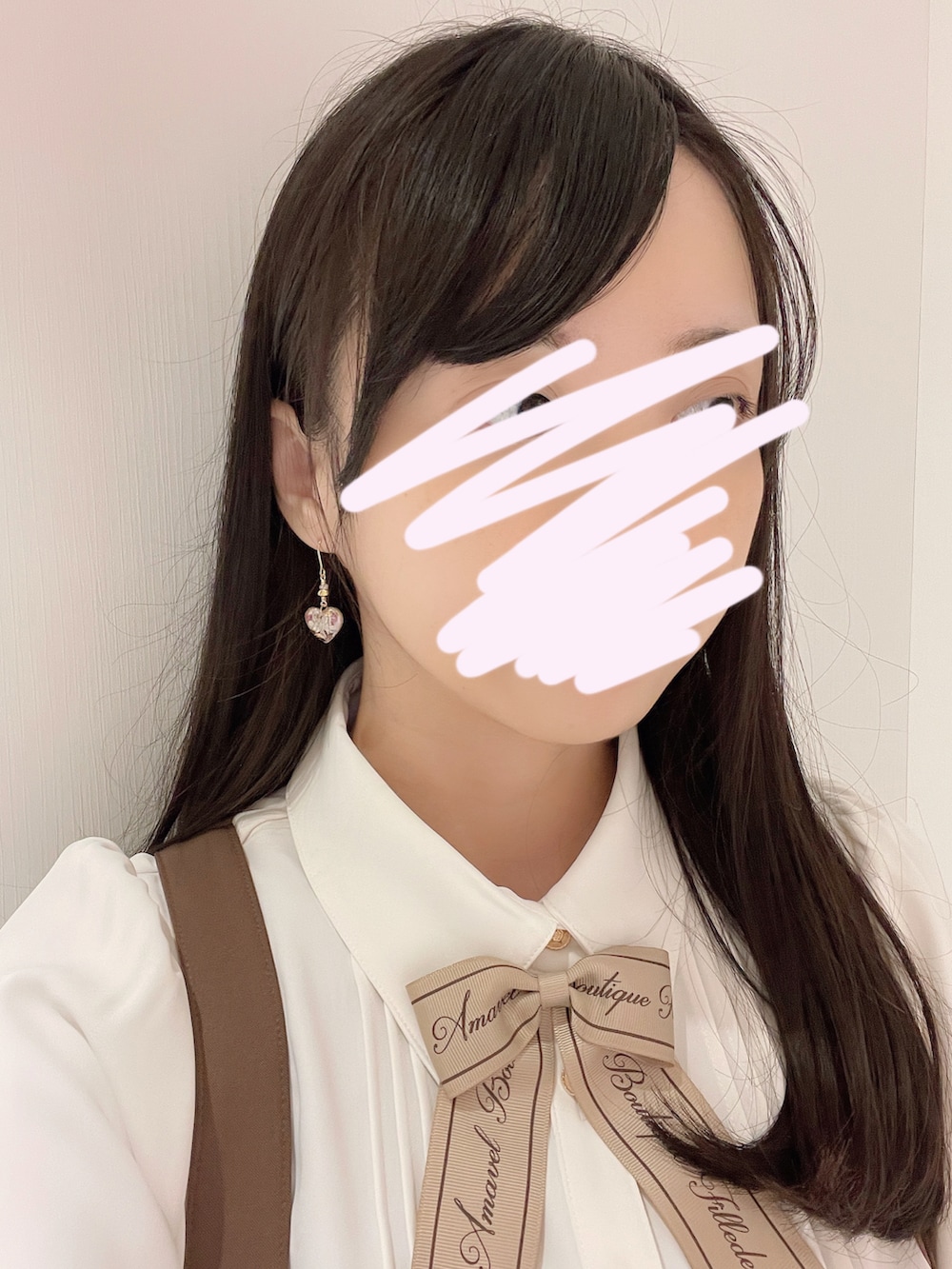 「Amavelのアイテム（スカート、ブラウン系）」を使った、六さん（レディース・165cm）の冬コーディネートの2枚目の写真