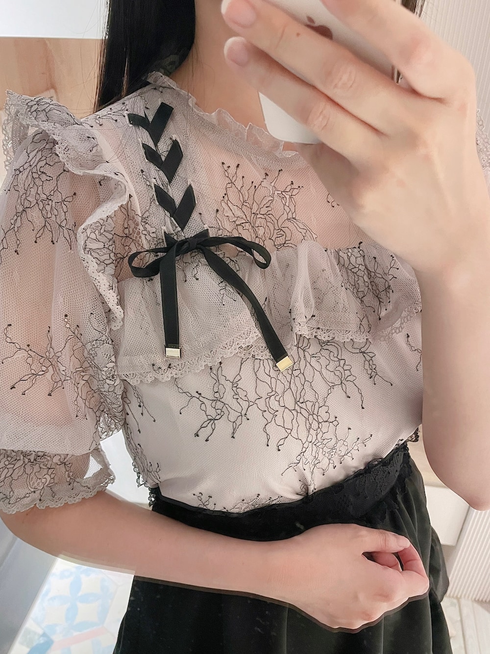 「ROJITAのWフリルフレアスカート（スカート、ブラック系）」を使った、六さん（レディース・165cm）の夏コーディネートの3枚目の写真