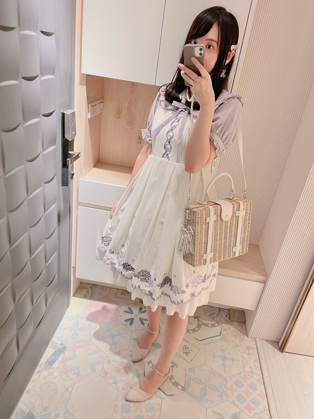 「Amavelのアイテム（ワンピース/ドレス、パープル系）」を使った、六さん（レディース・165cm）の夏コーディネートの2枚目の写真