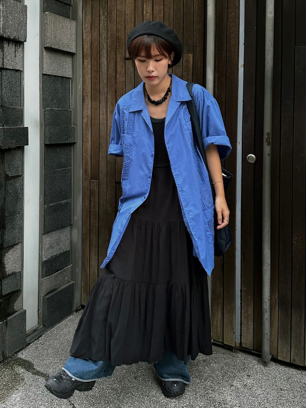 「NEW BALANCEのNew Balance ニューバランス ML703BC(D) TRIPLE BK(BC)（スニーカー、ブラック系）」を使った、KellyLeeさん（レディース・166cm）の秋コーディネートの2枚目の写真
