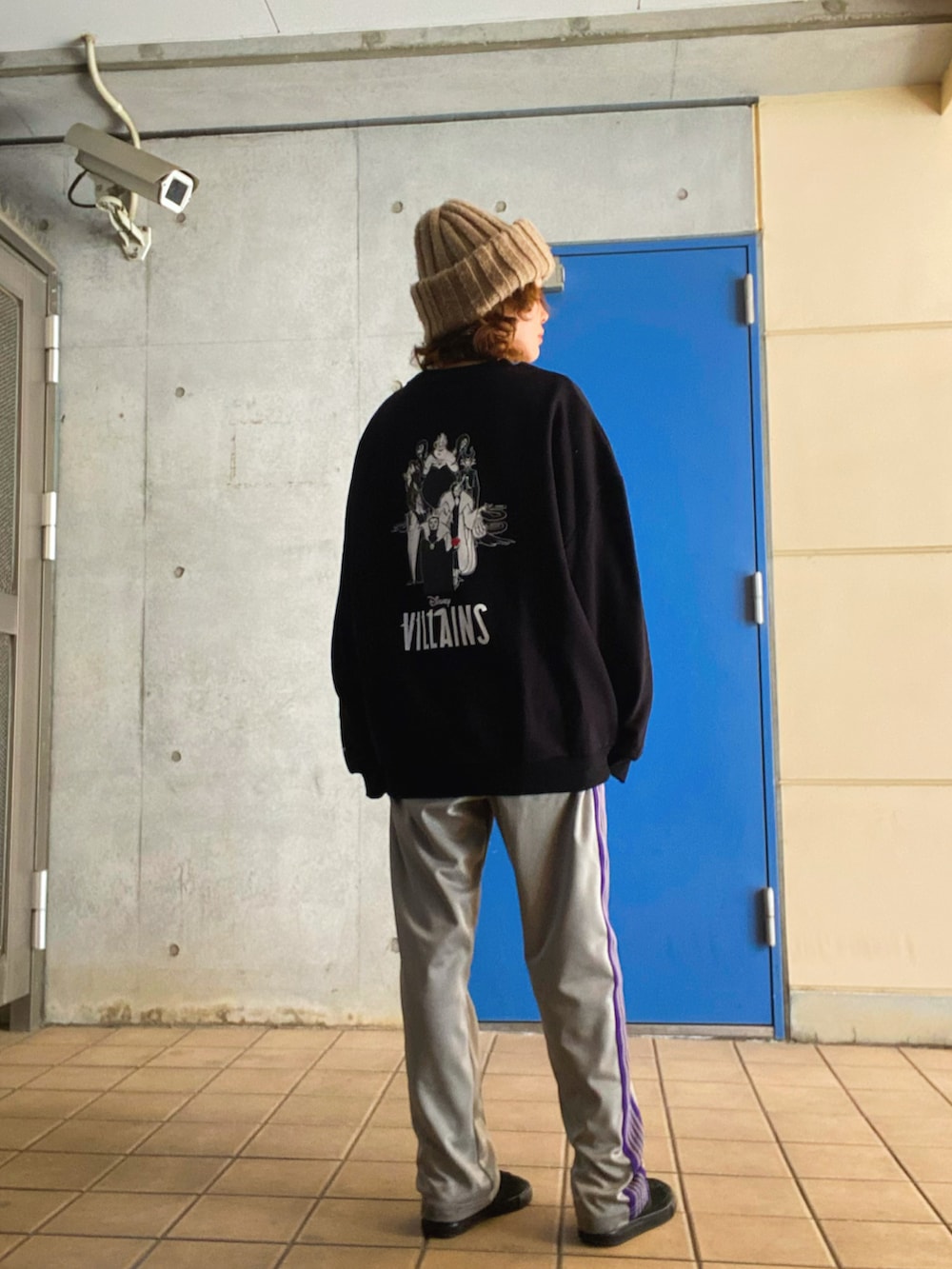 「FIG&VIPER、needles トラックパンツ、NEEDLES、CDG、NIKE、ニット帽」｜「Needlesのアイテム（パンツ、シルバー系）」を使った、ちばゆきさん（レディース・157cm）の春コーディネートの2枚目の写真